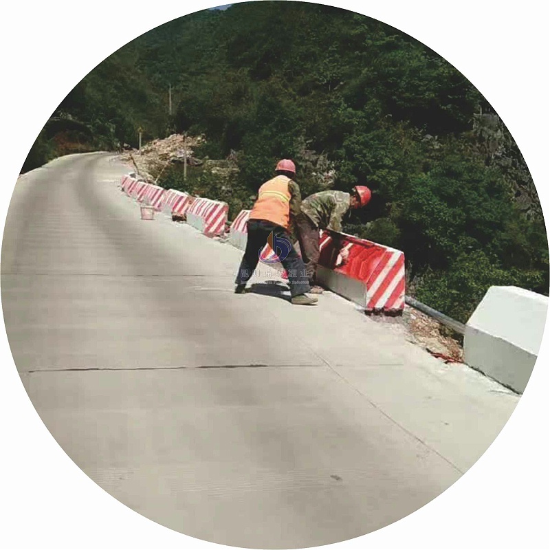防撞護護欄模板-防撞墩